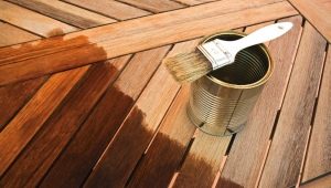  Offre le choix de vernis pour l'intérieur et l'extérieur