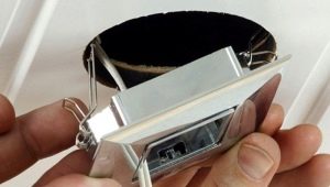  Merkmale der Installation von Lampen in der PVC-Platte