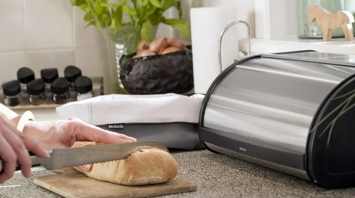  Corbeille à pain sur rails pour la cuisine