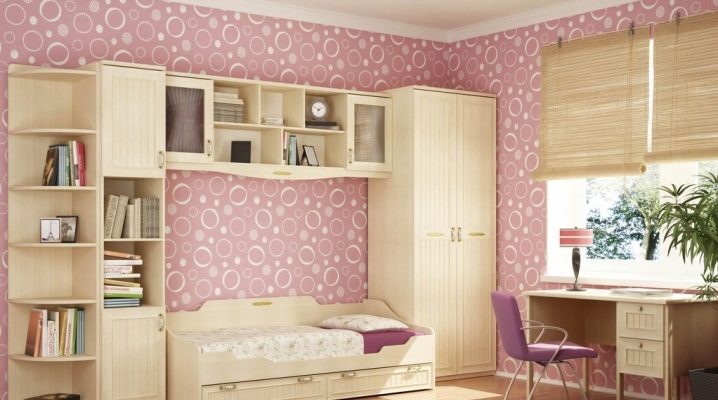  Beau fond d'écran dans la chambre pour la fille