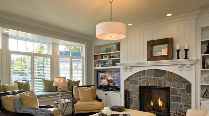  Cuisine-salon avec cheminée