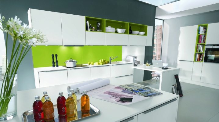  Cuisine avec étagères ouvertes