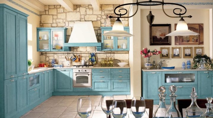  Lustre dans la cuisine dans le style de la Provence