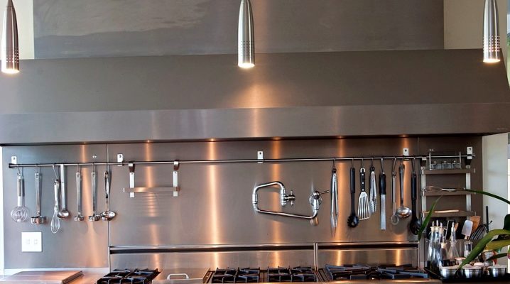  Étagères pour garde-corps dans la cuisine