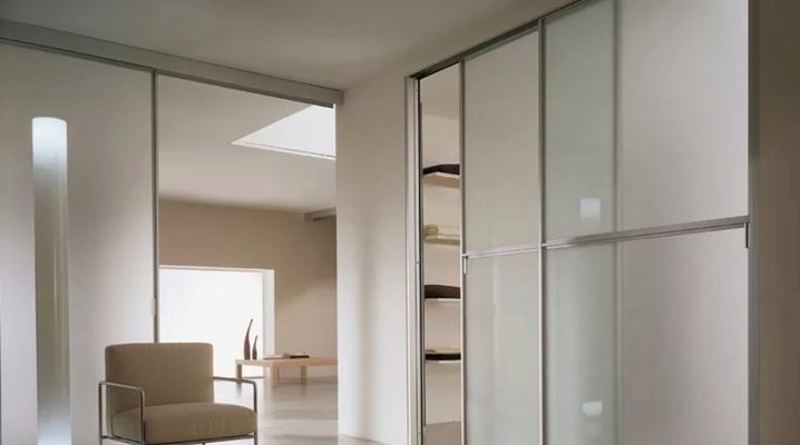  Portes coulissantes pour vestiaire