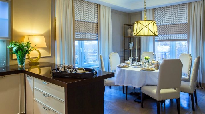 Rideaux romains dans la cuisine