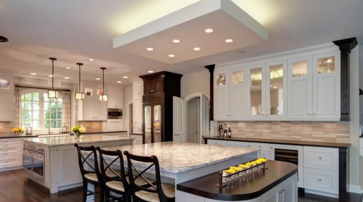  Scheinwerfer in der Küche