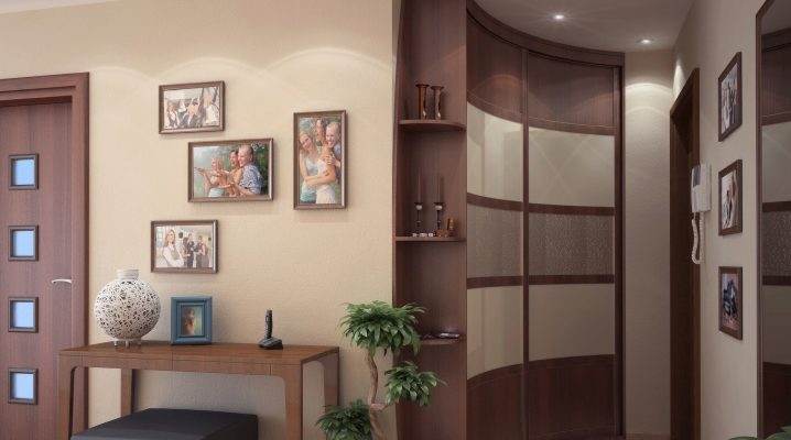  Armoire d'angle dans le hall