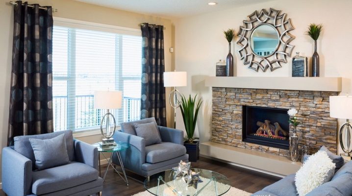  Miroir sur la cheminée