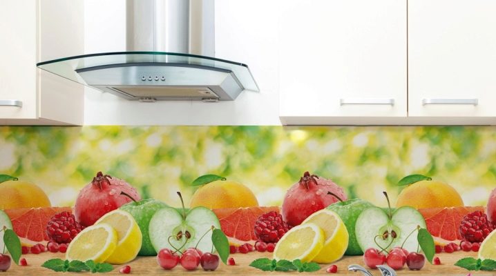  PVC-Schürze in der Küche