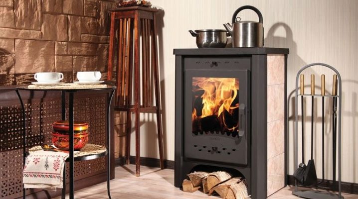  Cheminée avec cuisinière