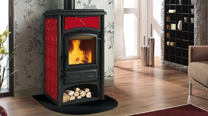  Cheminée avec plaque de cuisson