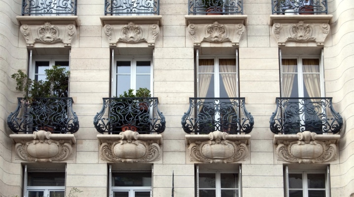  Balcons en fer forgé