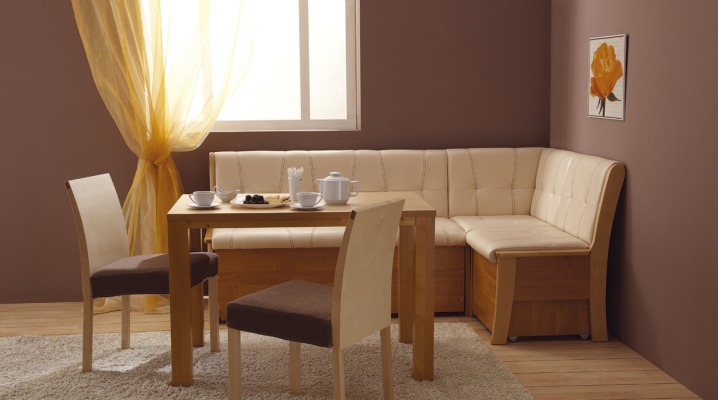  Ledersofa in der Küche