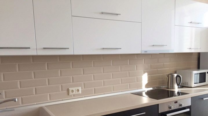  Kerama Marazzi Fliese auf der Schürze für die Küche