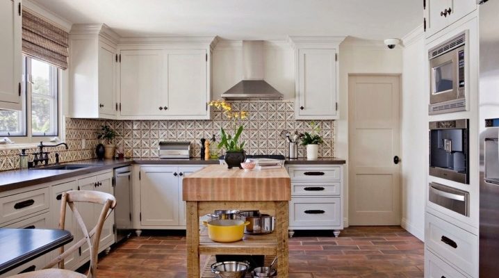  Fliesen auf der Küchenschürze