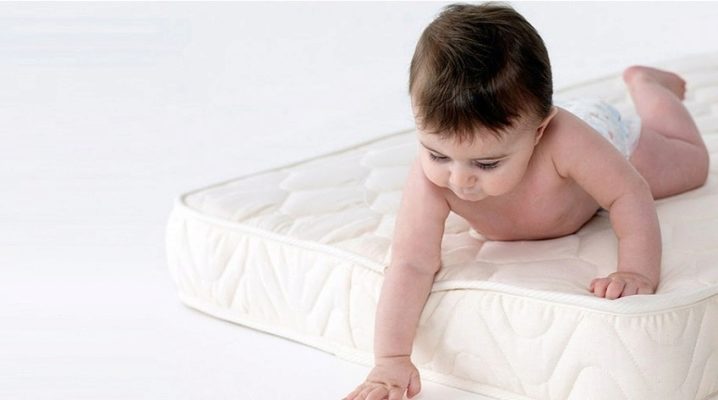  Die Größe der Matratze in der Krippe