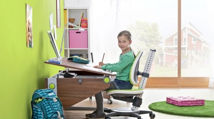  Stuhl für Schulkind, höhenverstellbar