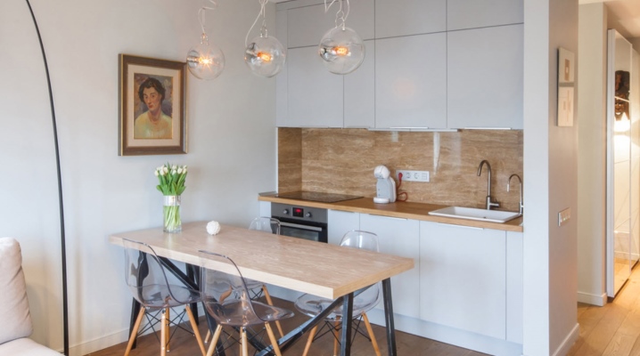  Table de cuisine étroite