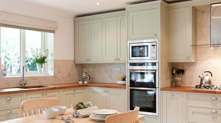  Hoher Bodenschrank für die Küche