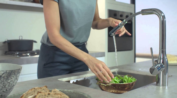  Robinet de cuisine avec bec rétractable