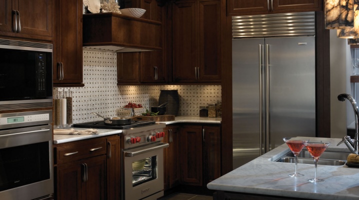  Eingebauter Kühlschrank nebeneinander