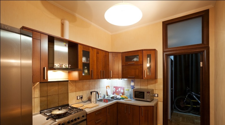  Kann ich den Kühlschrank neben die Gasleitung stellen?