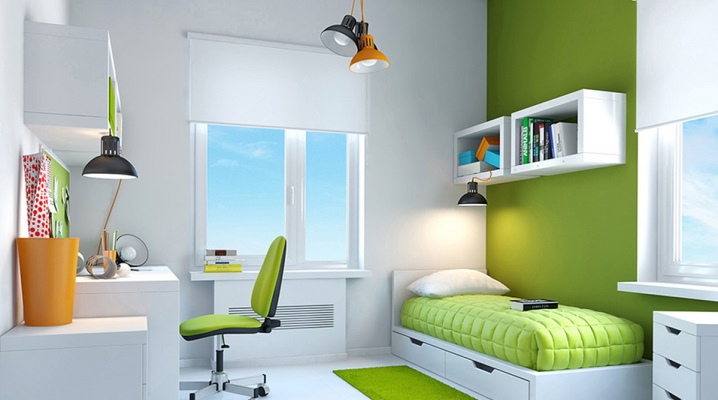  Table près de la fenêtre dans la chambre des enfants