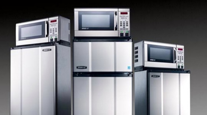  Kann ich eine Mikrowelle auf den Kühlschrank stellen?