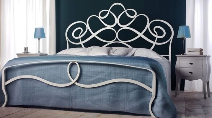  Weiße Schmiedebetten