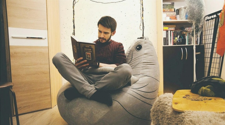  Sessel in Form von Zhduna