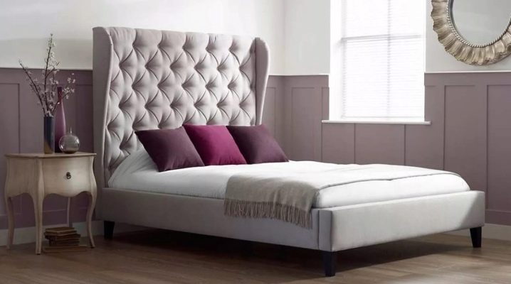  Lit avec tête haute