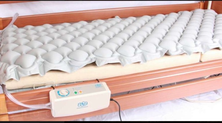  Matelas anti-escarres en nid d'abeille