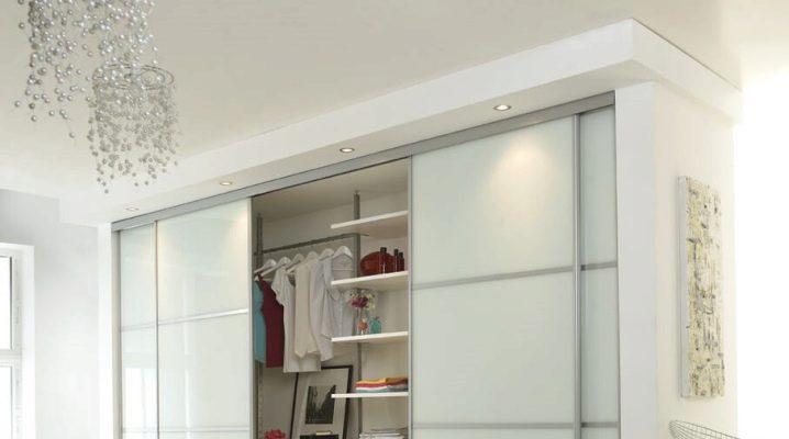  Schränke im Schlafzimmer