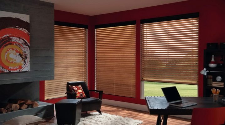  Fensterläden aus Holz