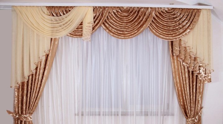  Lambrequins für die Halle