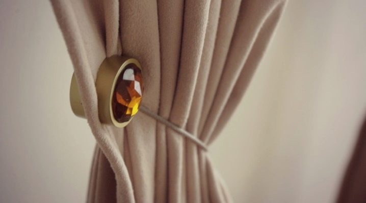  Magnets for curtains