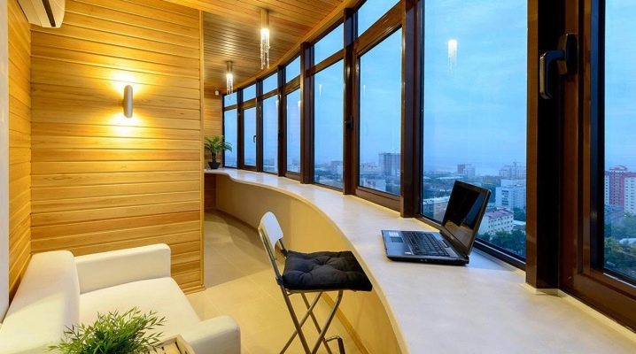  Éclairage sur le balcon