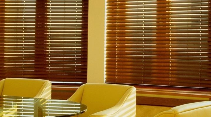  Kunststoff-Jalousien