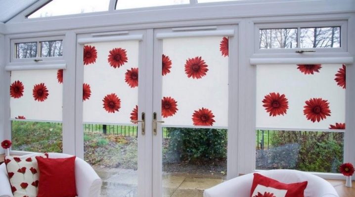  Roller blinds with photo printing