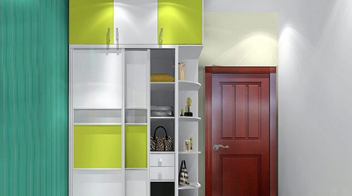  Schränke mit einem Zwischengeschoss