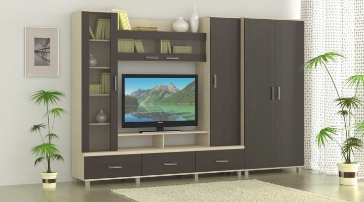  Wände mit Garderobe