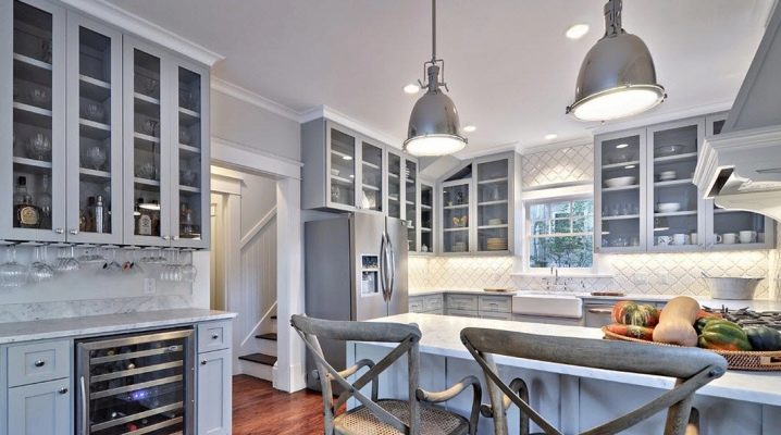  Tabourets de bar de styles différents