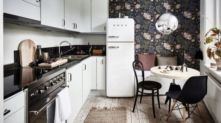  Tables rondes blanches