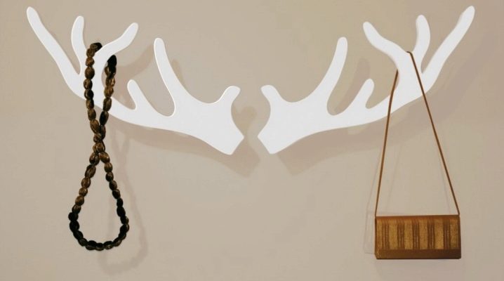  Wall wooden hangers for the hallway