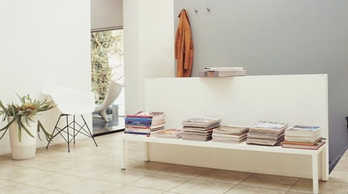  Eigenschaften von Linoleum mit einem Muster unter der Fliese