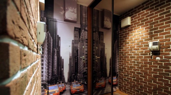  Dekorieren Sie den Flur mit dekorativen Stein und Tapeten