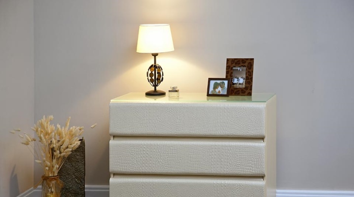  Tischkommode: die Wahl und Verwendung im Innenraum