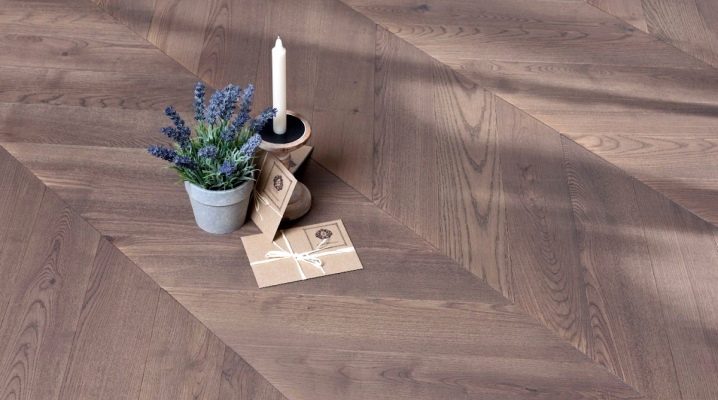  Laminierter Fischgrätenmuster im Inneren