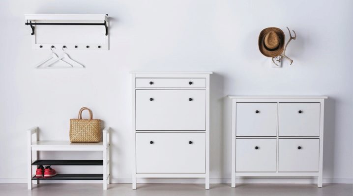  Furniture in the hallway from Ikea